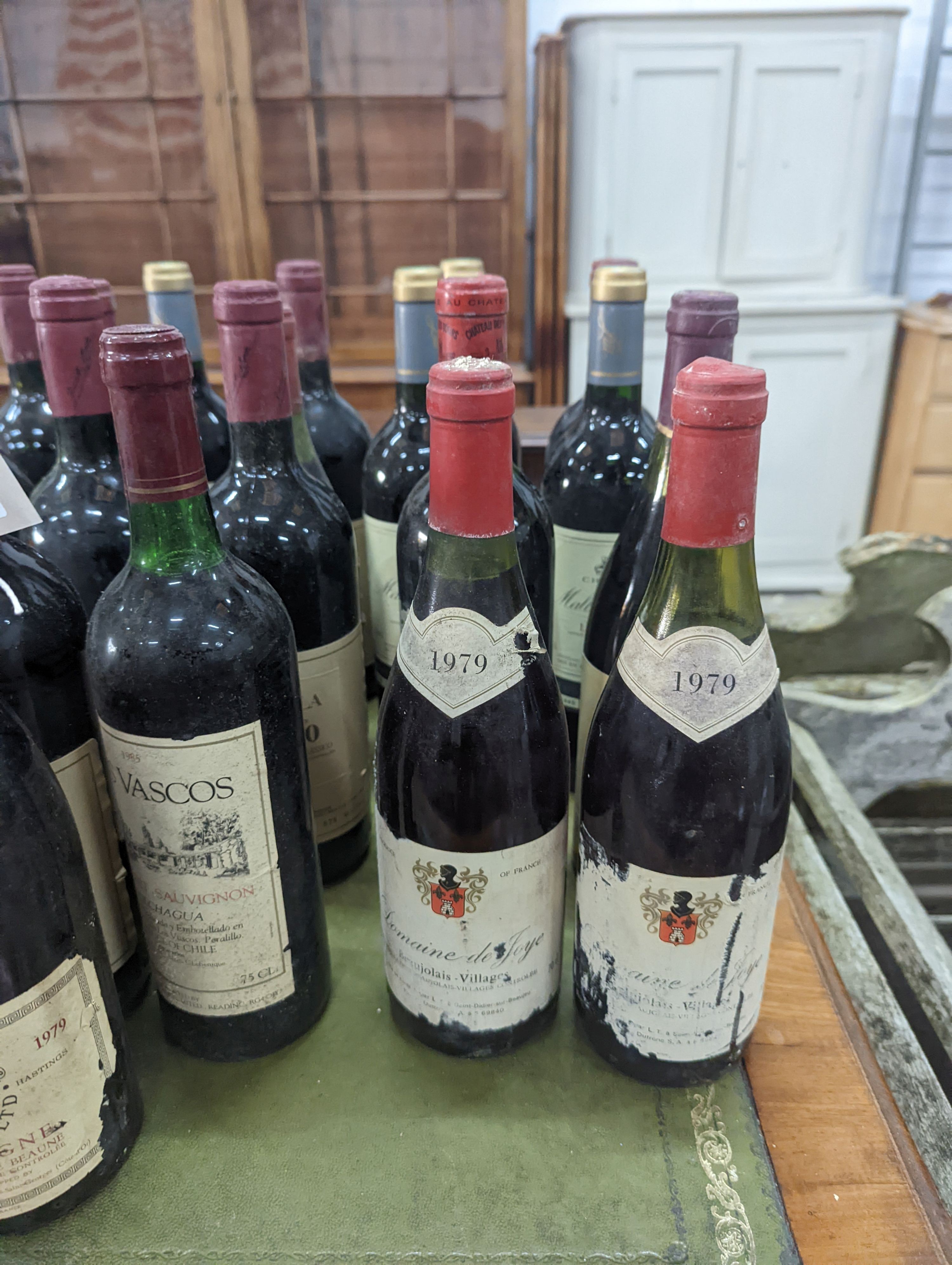 Twenty one bottles of assorted red wine, including Chateau Listrac 1996, assorted Cote de Beaune etc.